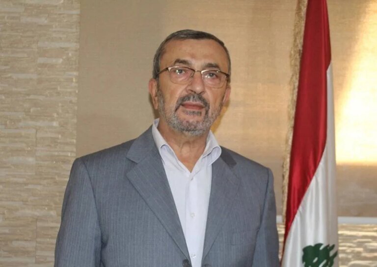 عز الدين يؤكد التمسك بسلاح المقاومة