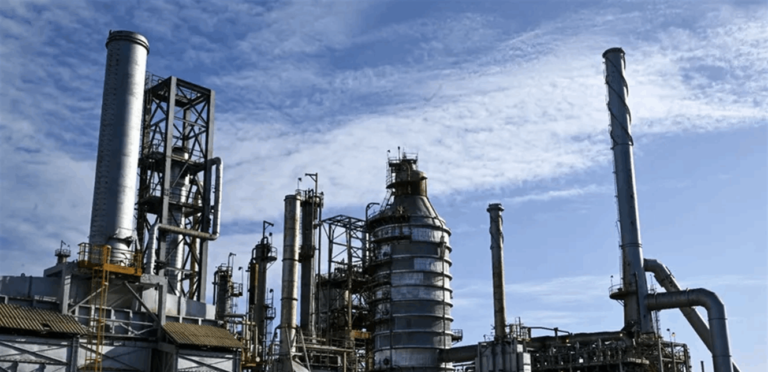 مباحثات مكثفة مع فنزويلا لحل ديون شركات النفط المؤممة