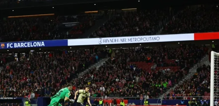 هزيمة قاسية لبرشلونة بأربعة أهداف أمام أتلتيكو مدريد في “المتروبوليتانو”