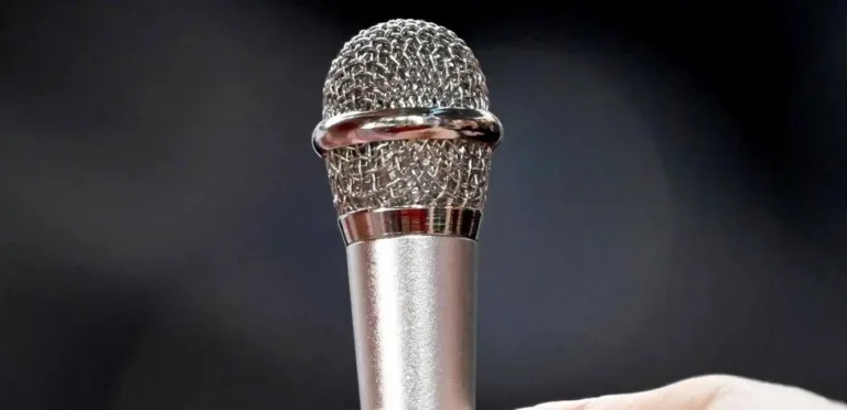 تطوير ميكروفون رفيع للغاية بحجم شعري