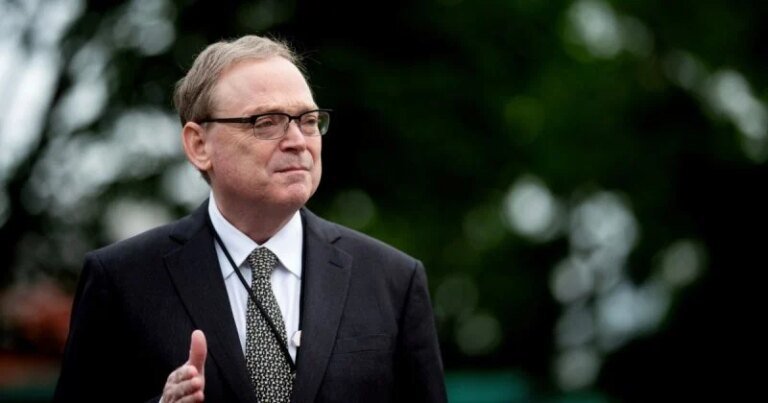 حركة ناقلات النفط في مضيق هرمز محدودة… مستشار ترامب: الحرب مع إيران لن تطول!