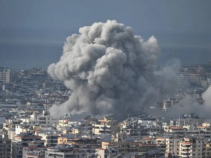 تصعيد خطير: إسرائيل تستهدف عشرات المواقع في بيروت تحت اسم "زئير الأسد"