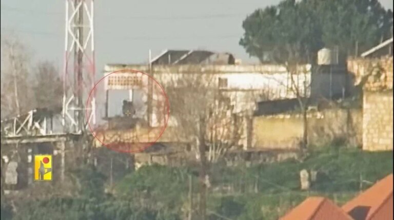 دبابات وطائرات مروحية تتعرض لإطلاق النار…تفاصيل يوم حافل بالاشتباكات