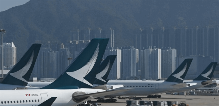 وتعطلت حركة الطيران في سماء الشرق الأوسط