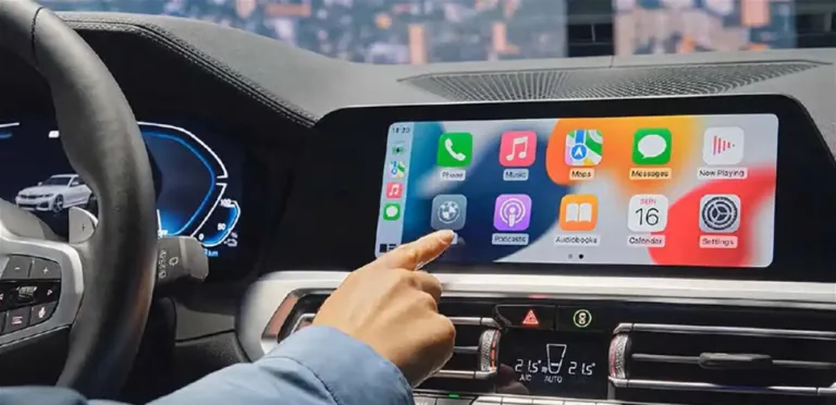 يتيح التحديث الجديد لنظام Apple CarPlay تشغيل الفيديو أثناء القيادة