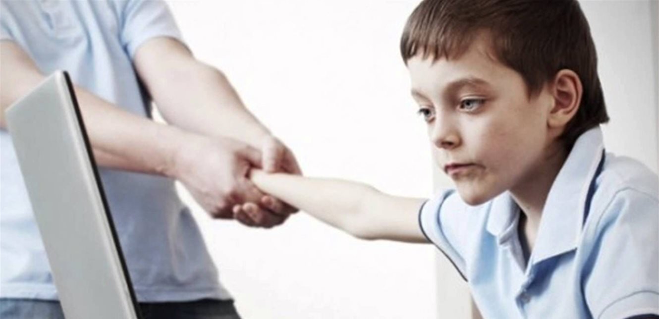 تحذير دولي: وسائل التواصل الاجتماعي تخلف أضرارًا