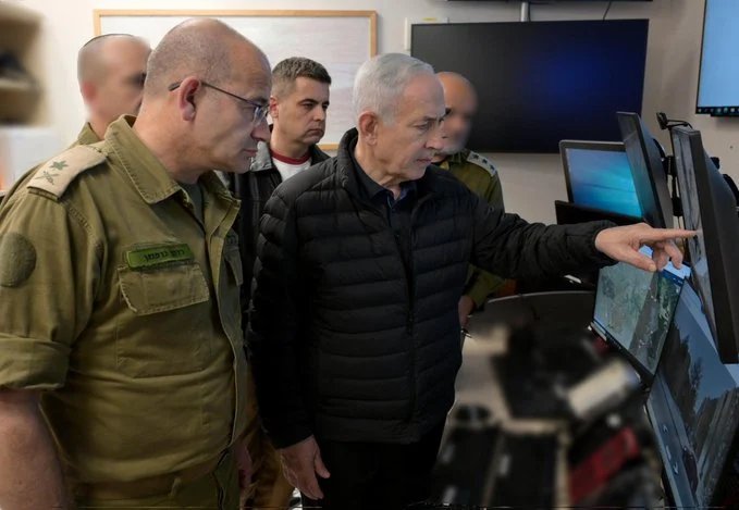 إسرائيل توافق على شن هجمات على جميع الجبهات ليلًا بعد قصف عراد وديمونا بالصواريخ