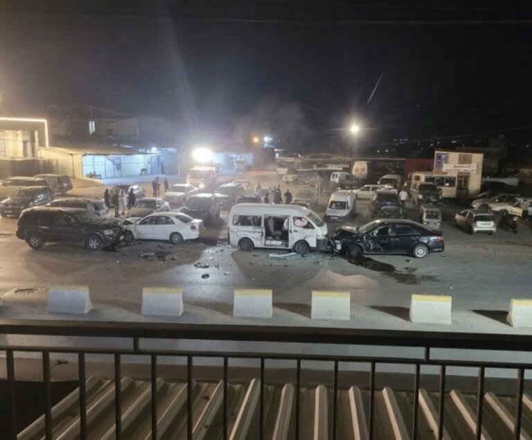 حادث مروري مروع يعطل حركة المرور على طريق الفرزال