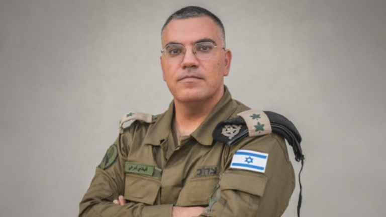 أدرعي يشيد بحديث لكميل شمعون: “وشهد شاهد من أهلها” (فيديو)