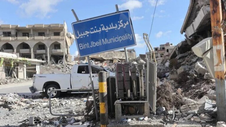 إعلام إسرائيلي: تفاصيل النيران في بنت جبيل ومعركة “عاصمة المقاومة”