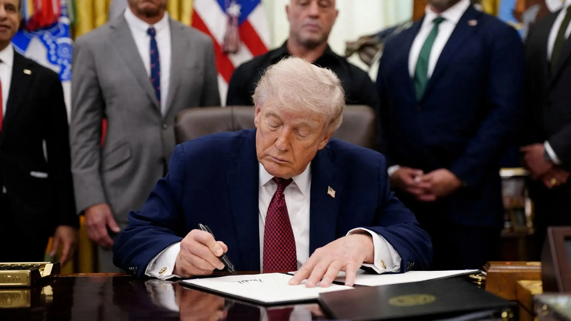 : “اختصاصيون يشككون في فعاليته”
مرسوم رئاسي من ترامب يهدف إلى تعجيل دراسات العقاقير النفسية: “خبراء يبدون تحفظاتهم”