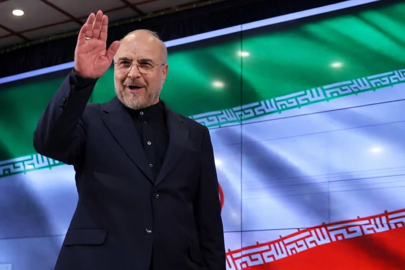 جدل حاد ومصافحة مفاجئة: أحداث إسلام آباد تثير استغراباً كبيراً