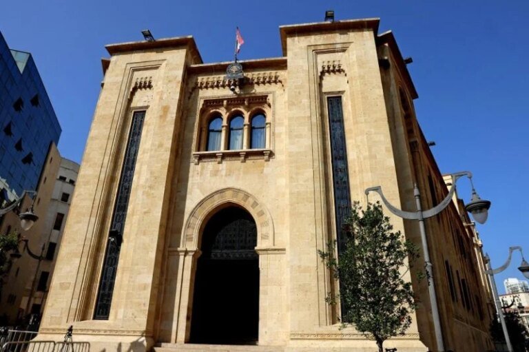 نائب يعتبر: “أخطأتم العنوان هذه المرة” دفاعًا عن القاضي الحجار!