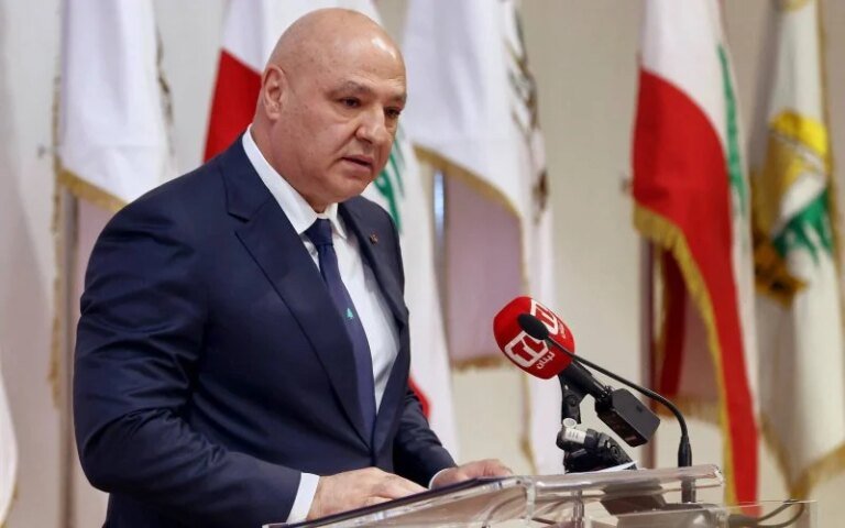 الرئيس يعيد النظر في خطته ويؤكد: “أنا جاهز”