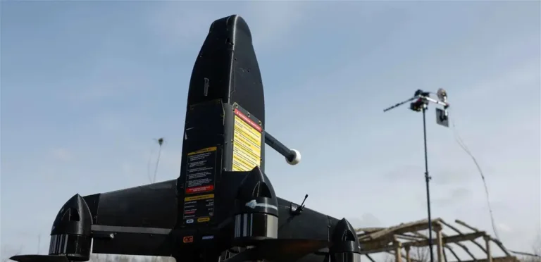 التكنولوجيا في ميدان المعارك الجوية: هكذا تتصدى الطائرات المقاتلة للصواريخ والمسيرات