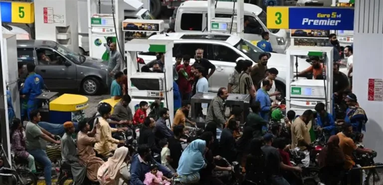 السنغال تعلّق مهمات الوزراء غير الطارئة جرّاء غلاء أسعار الوقود