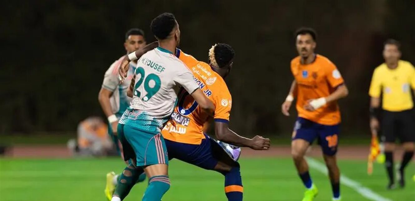 الفيحاء يُصعّب مهمة الأهلي ويُزيد المنافسة على صدارة دوري روشن