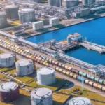 صعود أسعار النفط في ظل جمود المحادثات الأميركية الإيرانية وتعطّل حركة الملاحة في مضيق هرمز