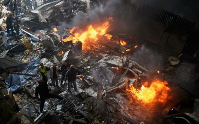 “نظرية الزوم” تثير نقاشًا حادًا: كيف تمكنت إسرائيل من تنفيذ ضربة متزامنة استهدفت 100 موقع لـ “حزب الله”؟