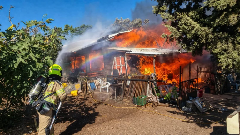 اتهامات إسرائيلية… وردّ “حزب الله” بصواريخ ومسيّرات