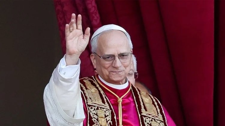 البابا في أول عيد فصح له: يدعو إلى نبذ السلاح وتبني السلام