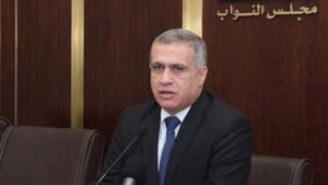 “انسحاب تكتيكي لحفظ ماء الوجه”… طرابلسي يهاجم التربية بعد التراجع عن الامتحان السريري