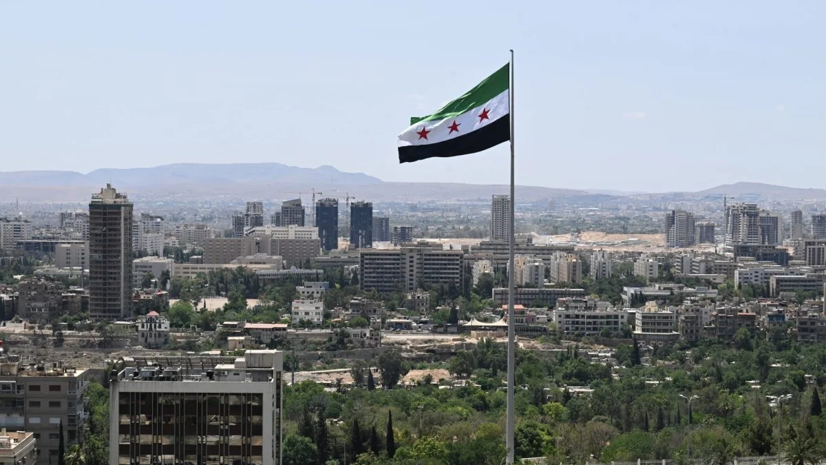 من الغارات إلى التفاوض… إسرائيل تغيّر مسارها مع سوريا