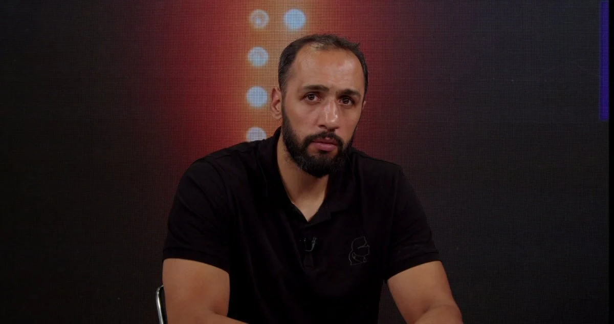 علي حيدر بأعنف هجوم على المدرب جو غطّاس:" يا عيب الشوم".. هل دفع ثمن مواقفه السياسية مع الحكمة؟