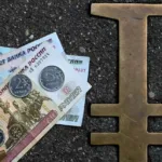 الدولار يتجاوز 84.5 روبل.. العملة الروسية تتراجع أمام العملات الرئيسية