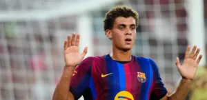 برشلونة يحصن نجمه المصري حمزة عبد الكريم