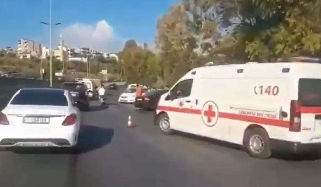 حادث على شريان الشمال… جرحى على أوتوستراد شكا (فيديو)