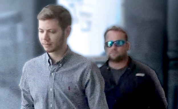 فرّ تاركاً أغراضه… الخطة الإيرانية لاغتيال يائير نتنياهو!
