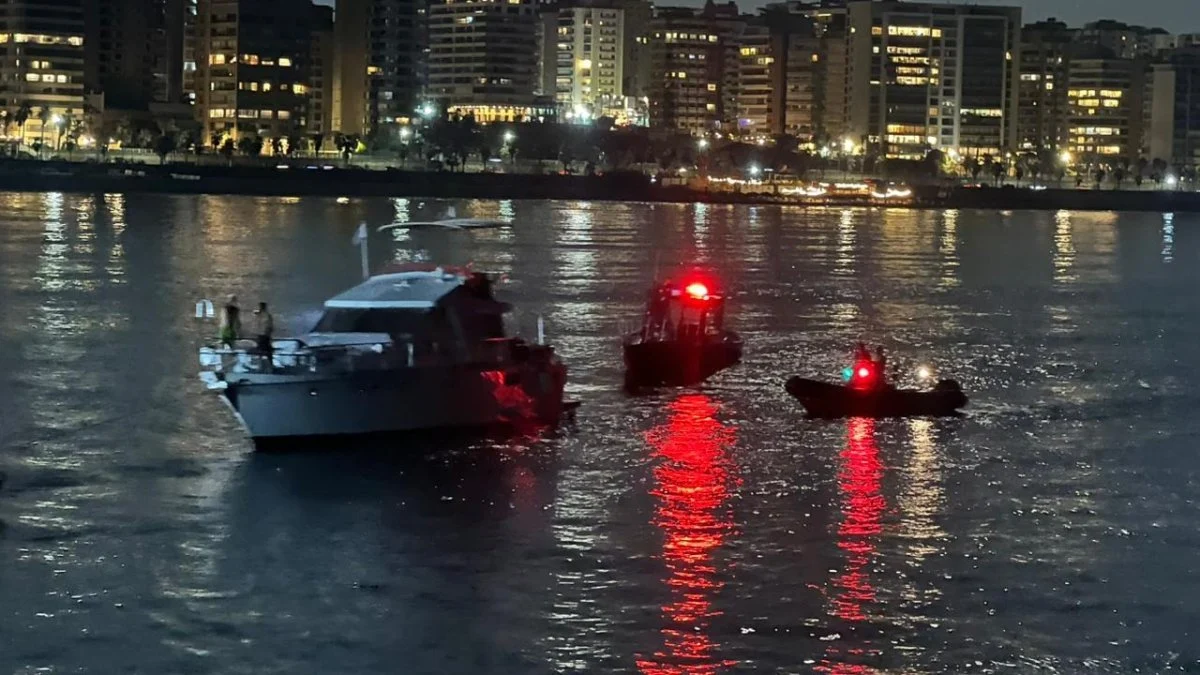 حريق بحري قبالة بيروت… ماذا جرى في الرملة البيضاء؟