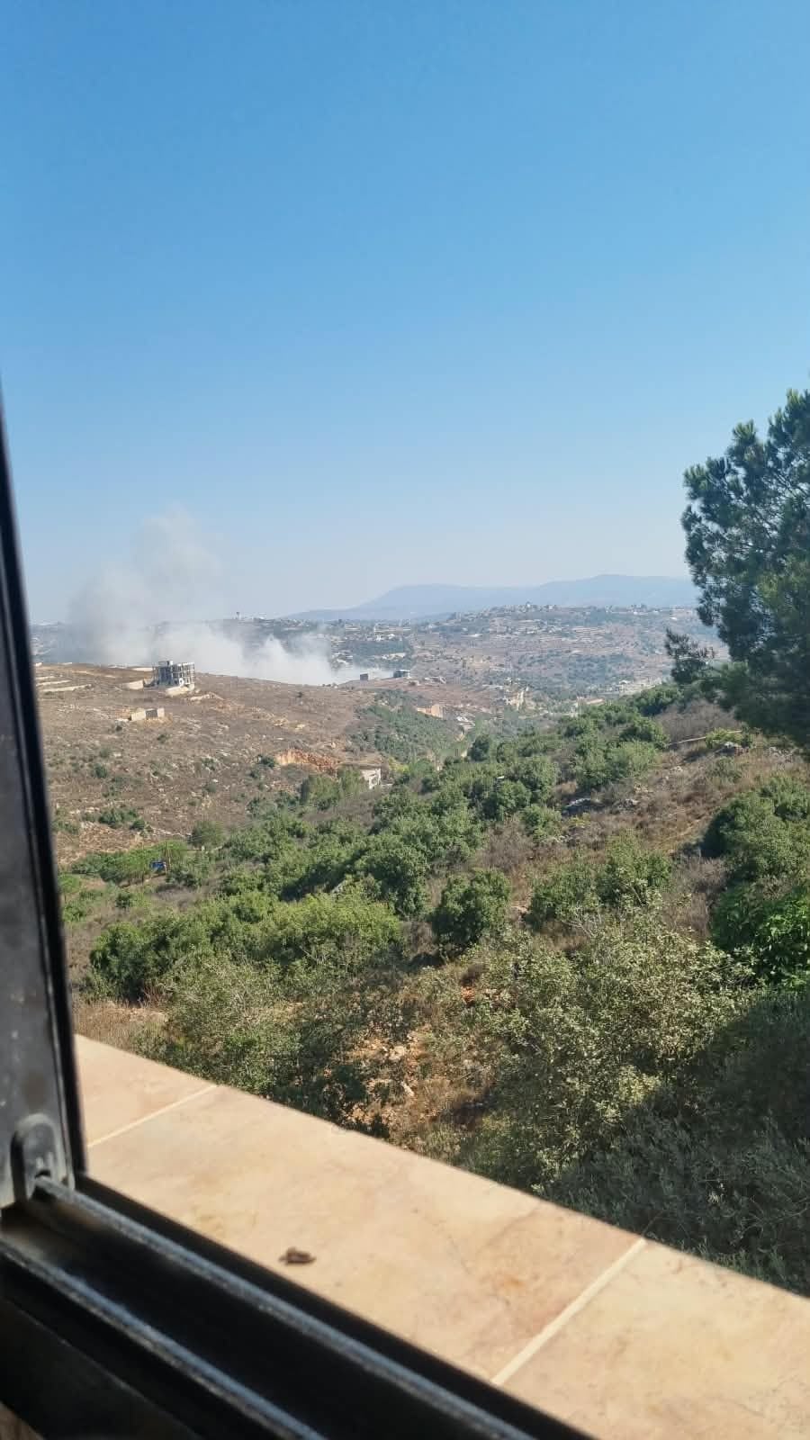 الجنوب على صفيح ساخن... غارة إسرائيلية وتفجيرات تهز عدداً من المناطق (فيديو)