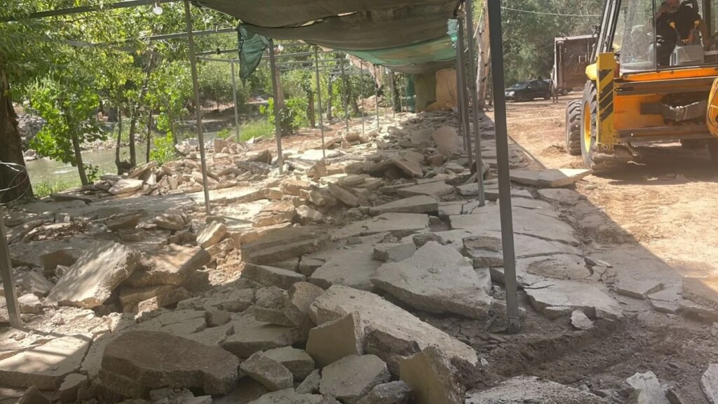 الجرافات تصل إلى صير الغربية… “الليطاني” تزيل التعديات وتحذّر المخالفين