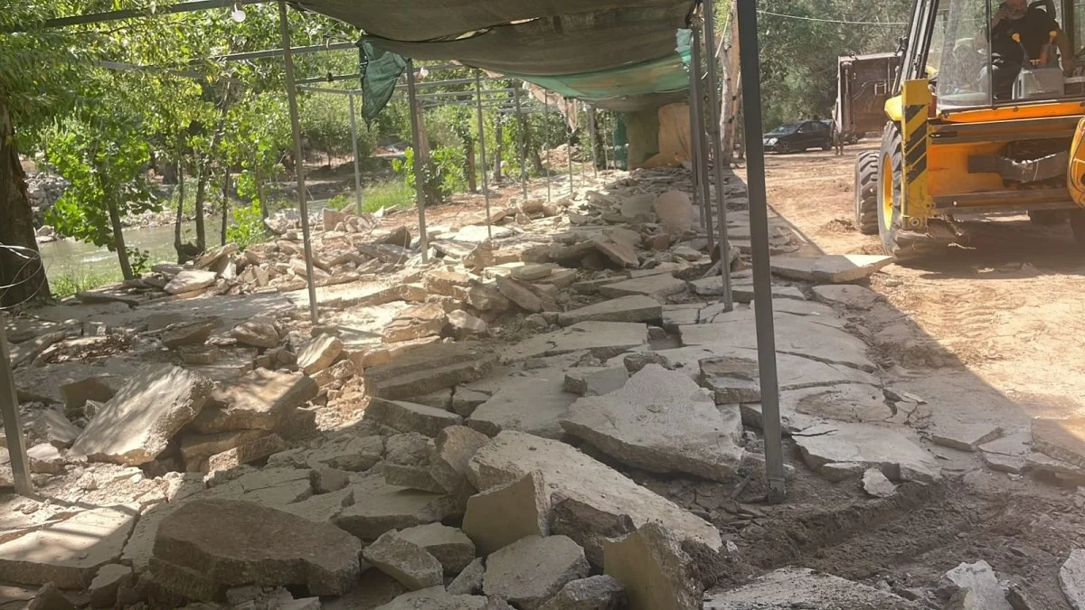 الجرافات تصل إلى صير الغربية... "الليطاني" تزيل التعديات وتحذّر المخالفين