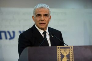 حزب لابيد ينزف… نصف الوجوه تقريبًا خارج السباق