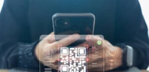 إحذروا  رمز QR قد يخدعكم.. هكذا يبدأ الإحتيال